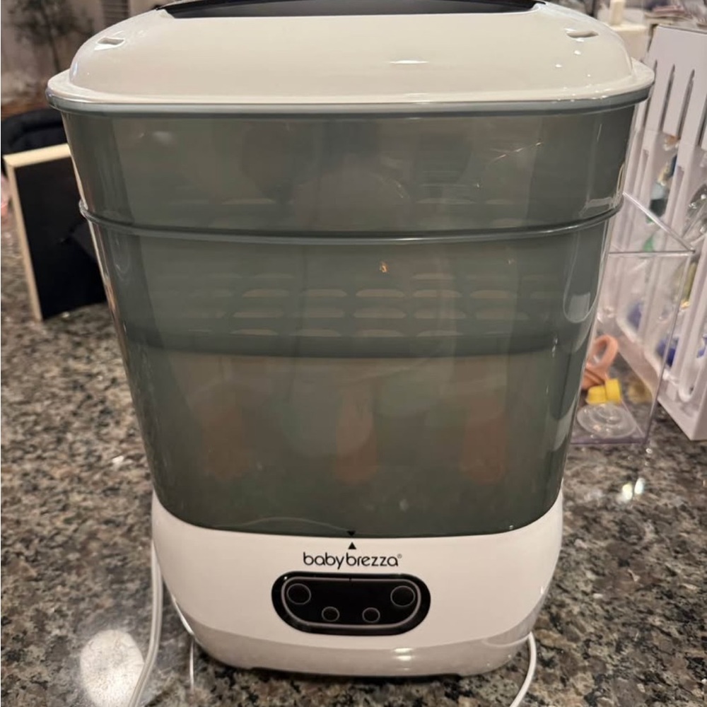 Baby Brezza Bottle Sterilizer and Dryer - Picture 4 of 4